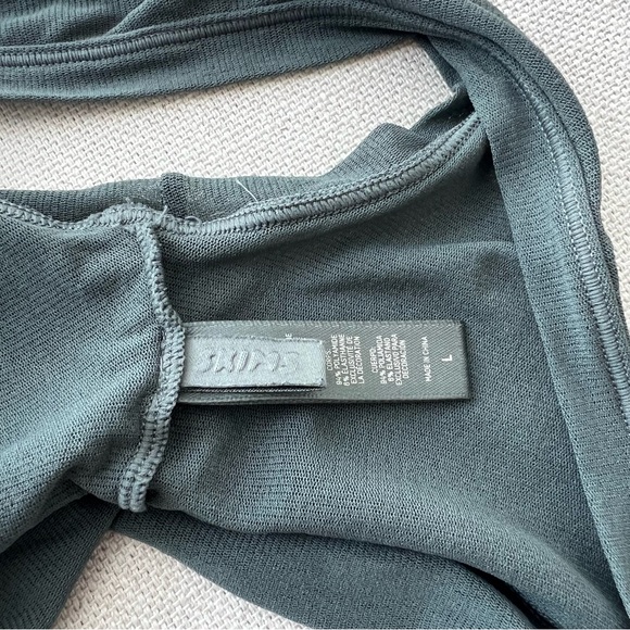 SKIMS Blue Summer Mesh Scoop Bralette - Picture 6 of 10